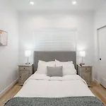 Stunning Villa In Midtown, Private Courtyard