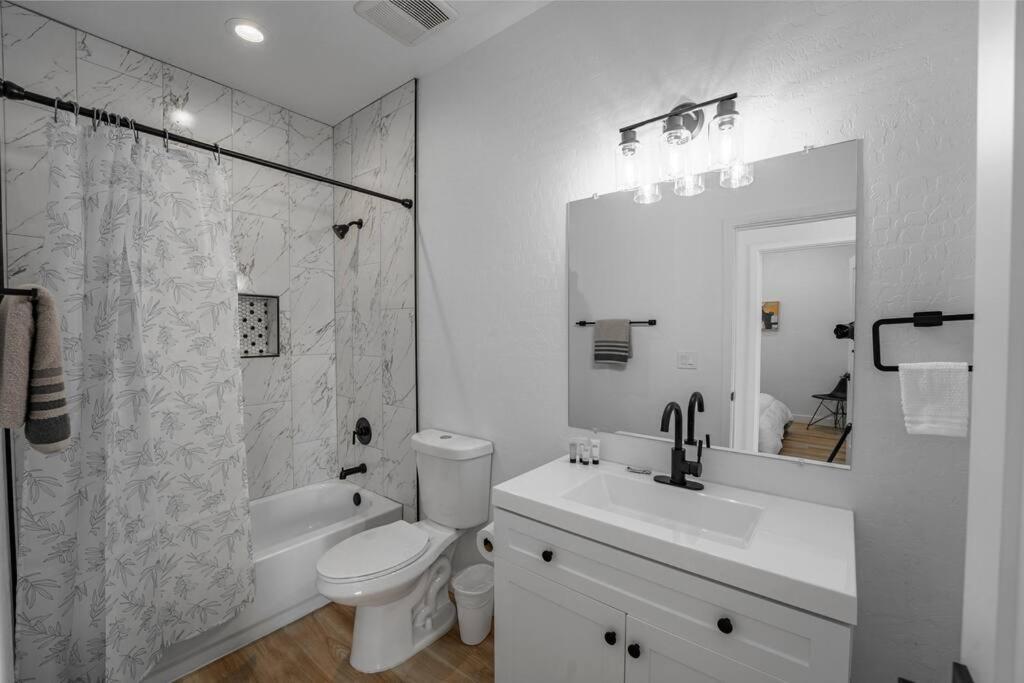 Villa Stunning In Midtown, Private Courtyard *